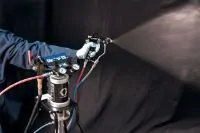 Paquete de asistencia de aire Merkur ES 15:1, flujo de fluido de 0,4 gpm (1,5 lpm), montaje estándar, con pistola G15, manguera de succión y acero galvanizado - Imagen 7